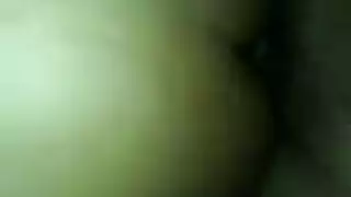 وضعية الكلب في كشك السوق: مضاجعة أمام الزبائن