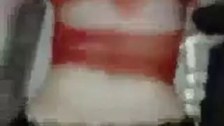  عاهرات صغيرات في مشهد ثلاثي إباحي شغوف