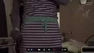 صديقة روسية تبتلع المني بعد جنس فموي