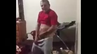 ‫فاجرة الحافلة تُدمر في جلسة نيك علنية‬