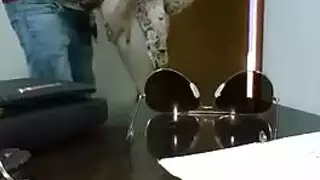 جنس خشن: رجل يحشر زبره الكبير في كس زوجته المبلول