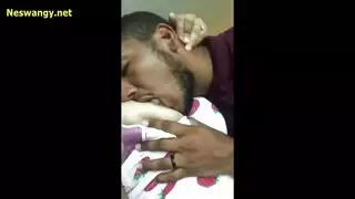 فرج بالي يحصل على راحة من الجنس المعلق الشديد