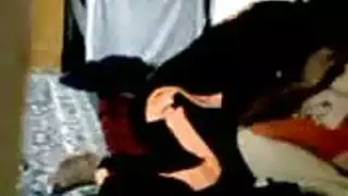 عاهرة مصرية محجبة تأخذ كل وضعية في مشهد إباحي صريح