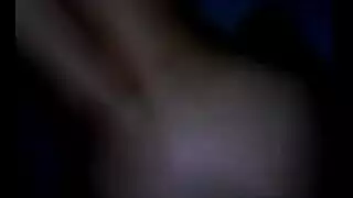 جنس جماعي لبناني: سائل منوي على الثدي والوجوه