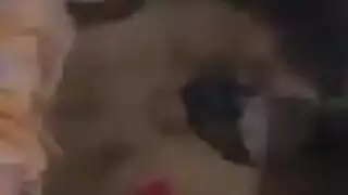 فتاة وقحة تُصور وهي تُنكح من قبل غريب
