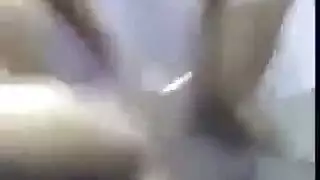 عاهرتان تصلان للذروة معًا على ويب كام مباشر