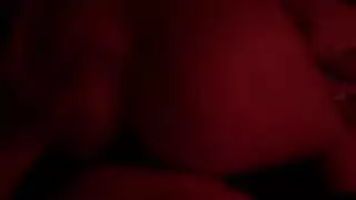 الحبيبة السابقة تأخذ قضيبًا سميكًا بعمق في مؤخرتها