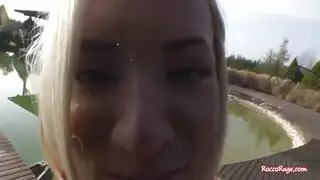 مكبلة من قبل الحراس ثم تمارس الجنس وقوفًا في منزلها