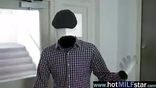 جنس شرجمي جماعي بقضيب عملاق: عاهرات طماعة تمتلئ