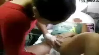 سكس غتصب بنت سغيره تقصف البول من كسه