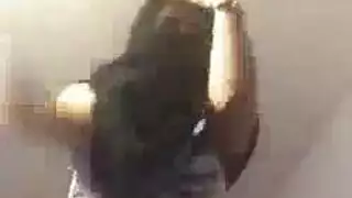 عربية محجبة تأخذ القضيب في فتحتيها بقوة