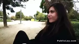 مغامرة الجار الوسيم الإباحية في الأماكن العامة