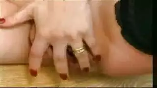 مكبل غريب مطار