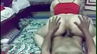 شرموطة مصرية تبلع السائل المنوي بعد جنس فموي مكثف