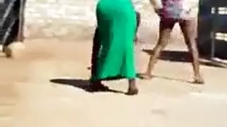 ميزة المخلوق: حوريات تمتلئ بقضبان الوحوش