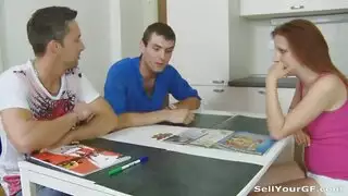 اخته تتناك امامه من صديقه