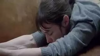 سيدة هيمنة تجعل نائب الرئيس يبتلع في هذا المشهد المكتبي الإباحي