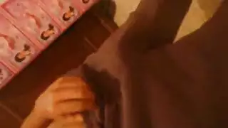 عراقي يعرض زوجته