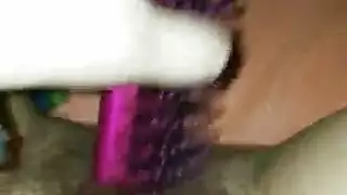 الفحل المسيطر يضاجع الهواة مرتديات الوشاح في مثلية ثلاثية