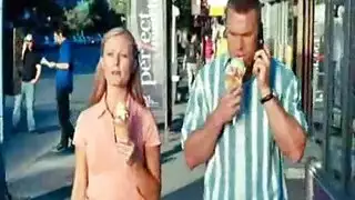 أفلام زوجية مثيرة: زوجة جميلة تجعل زوجها منتصبًا بقوة