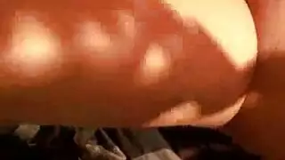 ثلاث عاهرات تصل لجلسة جنس جماعي صريحة