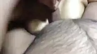 رجل عربي مسيطر يهيمن على زوجة الخنوع في مشهد فموي