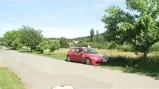 عرقي فتاة فقيرة عجوز