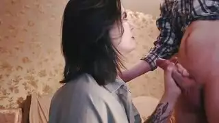 مشهد شرج صريح مع عاشقة قضيب ممتلئة