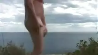 قضيب نجم إباحي وخصيتان منتفختان جلسة استمناء مكثفة