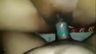 متعة معتادة: راهبة تركب قضيب الراهب القاسي في خزانة الكنيسة