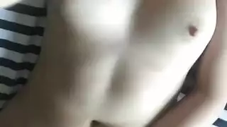 جماع مزدوج بعيد الميلاد: طالبة تتعرض للجماع من شابين قرنين