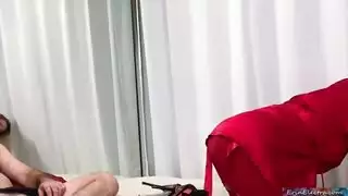 فلامسكس ونيك يمنحانها معاملة إكس إكس إكس