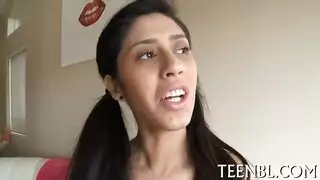 تدريب الحلق: فمها الناعم يأخذ قضيبي الكبير بعمق