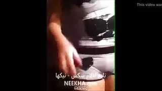 فتاة مصرية ساخنة تأخذ زب صاحب المحل في فيلم بورنو عنيف