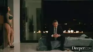 أفلام جنسية عالمية: فتات غريبات في مشاهد صريحة