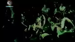 حركة ساخنة على الرقبة واختراق شرجي خشن بأداة صلبة