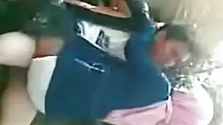 جمال عربية حافية ليزا في مشهد صريح لعمل القدم