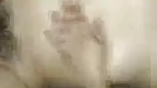 مستقبلها الجميل هو حفلة سائل منوي على الوجه