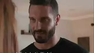 سكس عنيف: زب أمريكي يثقب كس مغربية في مشهد إباحي