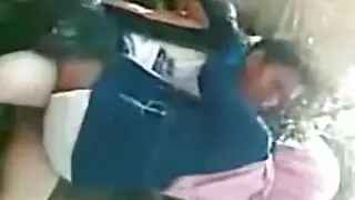 محجبة مثيرة تتعرى وتنكح بخشونة من صديقها