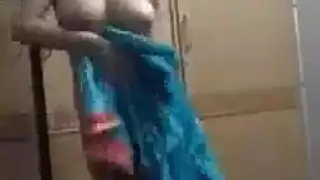 مضاجعة بين الأثداء بعد الاستحمام مع فتاة مصرية مغرية