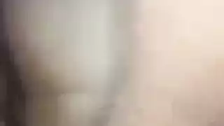 إباحية: فتاة مصرية سمراء تتوسل للضرب الشرجي