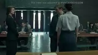 إباحية في الفصل: المدرب يعلم الحركة الصحيحة للقضيب والمهبل