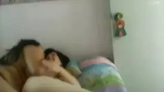 مهرجان جنسي نسائي يدعو قضيبًا للانضمام للمتعة