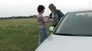 شاب وشابة يمارسان الجنس في الحمام