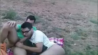 جماع شديد: ضرب فرجها المبلل حتى تبلغ النشوة