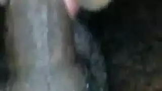 شفار مهبل ضيقة تمط وتُداعب بالأصابع