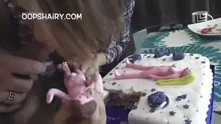 حفلة جنس عائلية: الأب وبناته في فعل جماعي