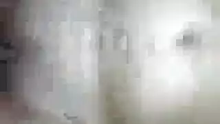 مراهقون صغار منطلقون في مشهد إباحي