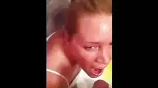 مراهقة عراقية تتعرض لهز عنيف في مهبلها الضيق